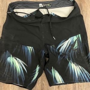 Men's Volcom Board Shorts 32